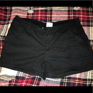 🐠 WOMENS COLUMBIA BLACK SHORTS 🐠